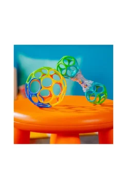 Coffret Oball balle et hochet maracas souples
